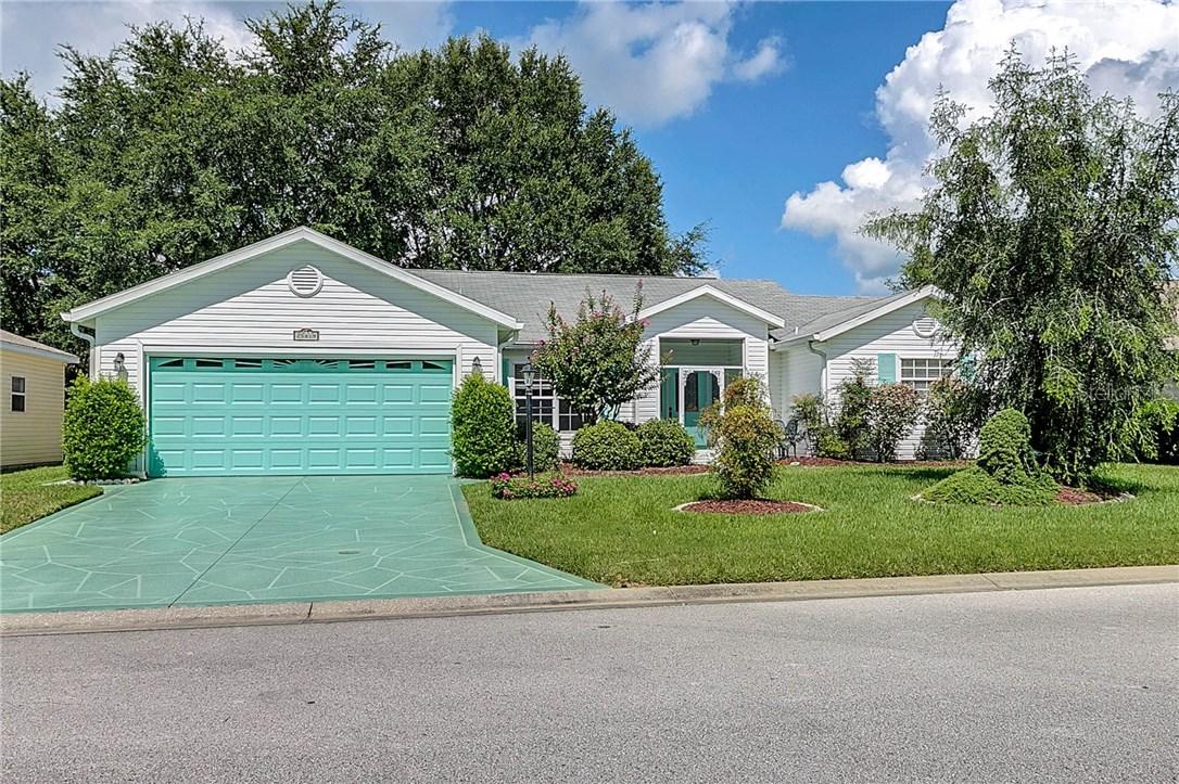 25819 Whisper Oaks Rd, Leesburg, FL 34748