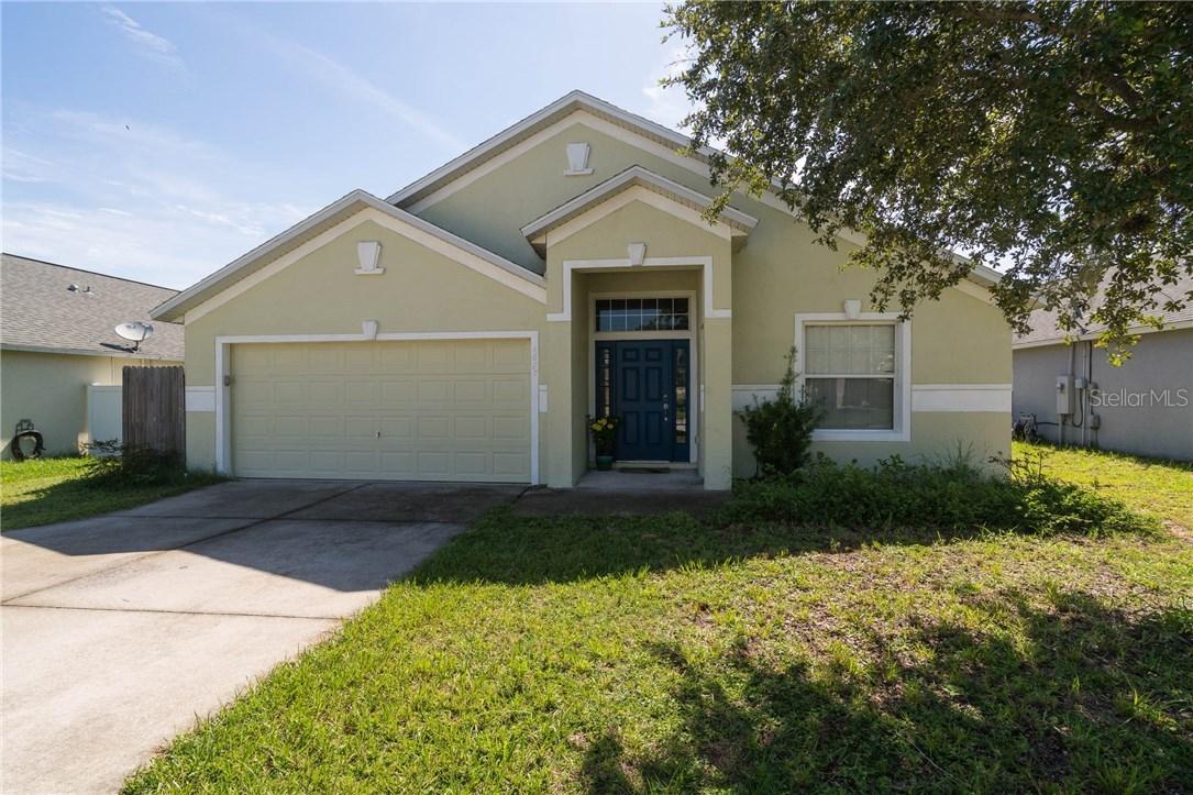 4097 Waltham Forest Dr., Tavares, FL 32778