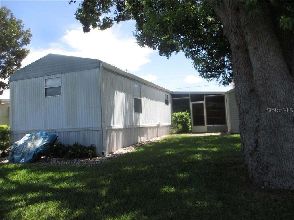 30111 E Green Bay Dr., Tavares, FL 32778