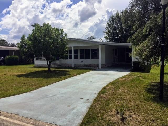 1051 Capella Dr., Tavares, FL 32778