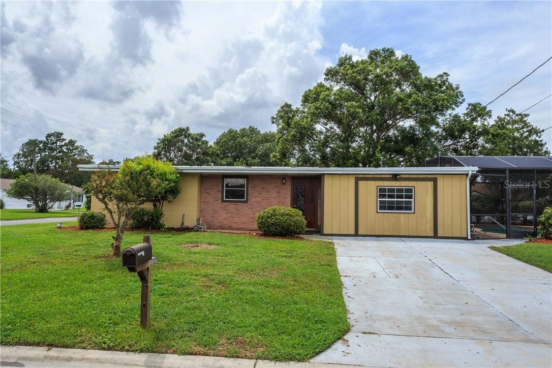 26611 Bimini Dr., Tavares, FL 32778