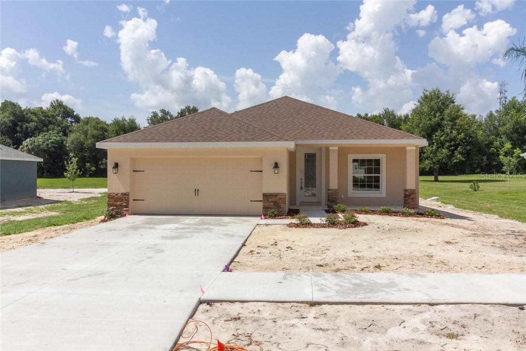 378 Lake St., Umatilla, FL 32784
