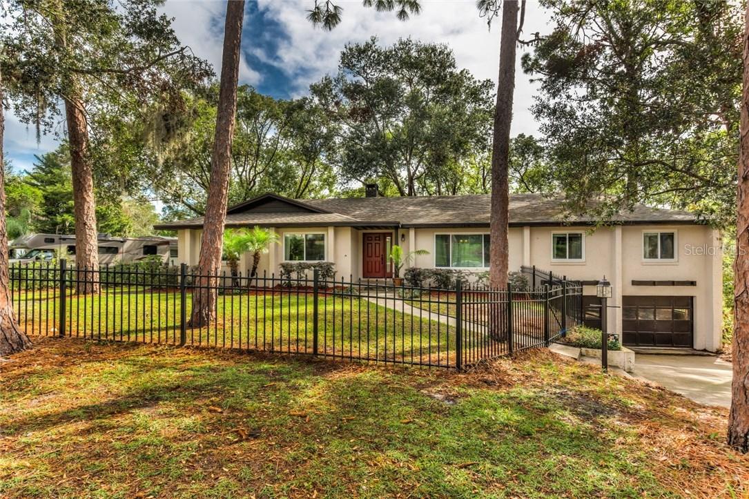2020 Hilltop Dr., Mount Dora, FL 32757