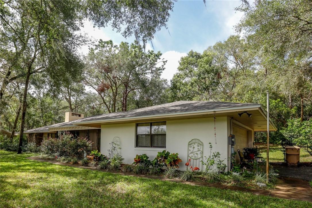 30841 Alcrest Ave., Sorrento, FL 32776