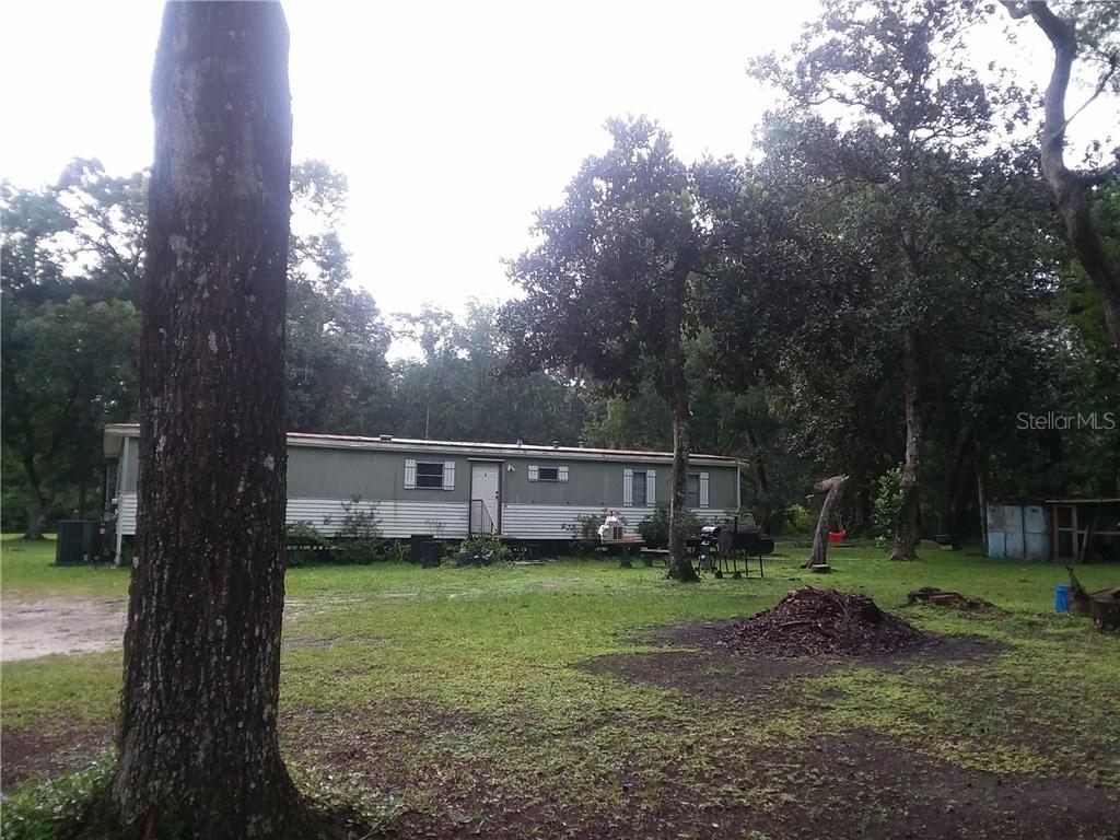 11451 185th Ter., Ocklawaha, FL 32179