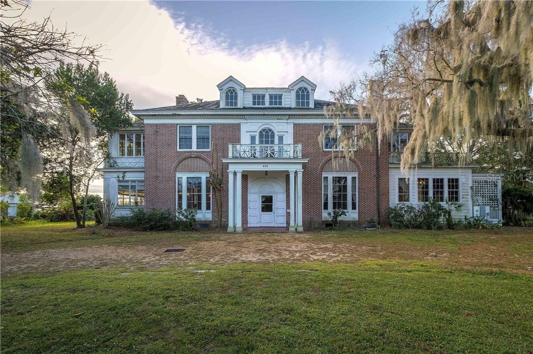 426 Lake Dora Dr., Tavares, FL 32778