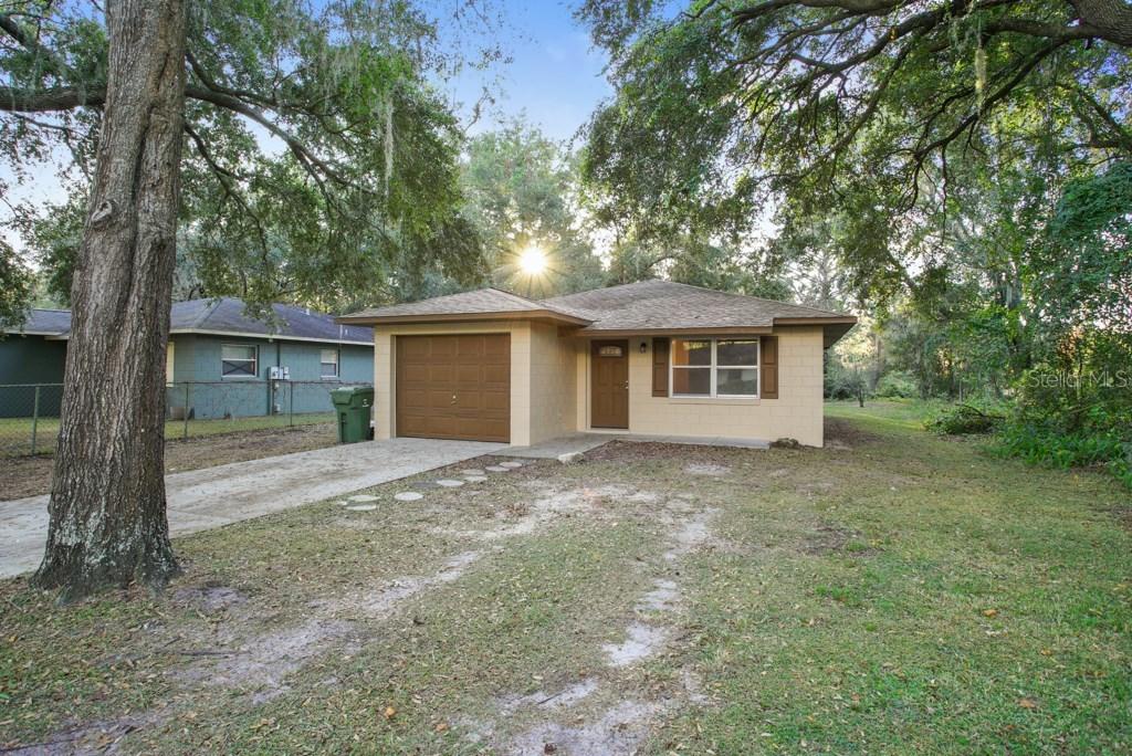 319 Deborah Ave., Leesburg, FL 34748