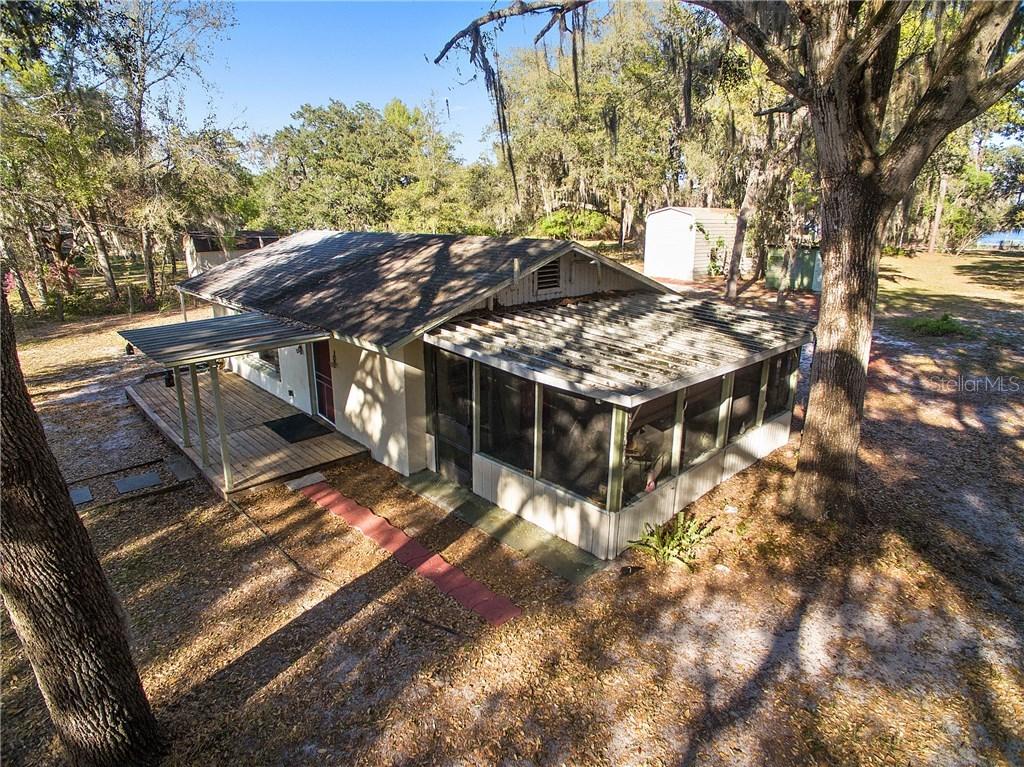 10761 NE 224th Place Rd., Fort Mc Coy, FL 32134