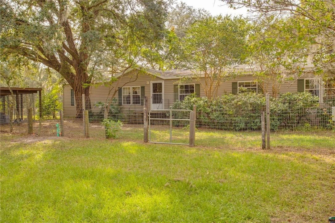 22631 Rockland Ave., Sorrento, FL 32776