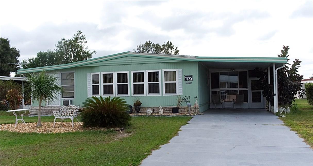 1205 Apache Cir., Tavares, FL 32778