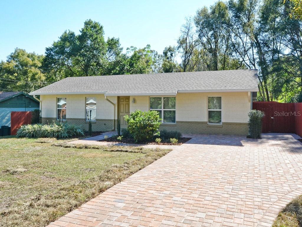 23700 Central Ave., Sorrento, FL 32776