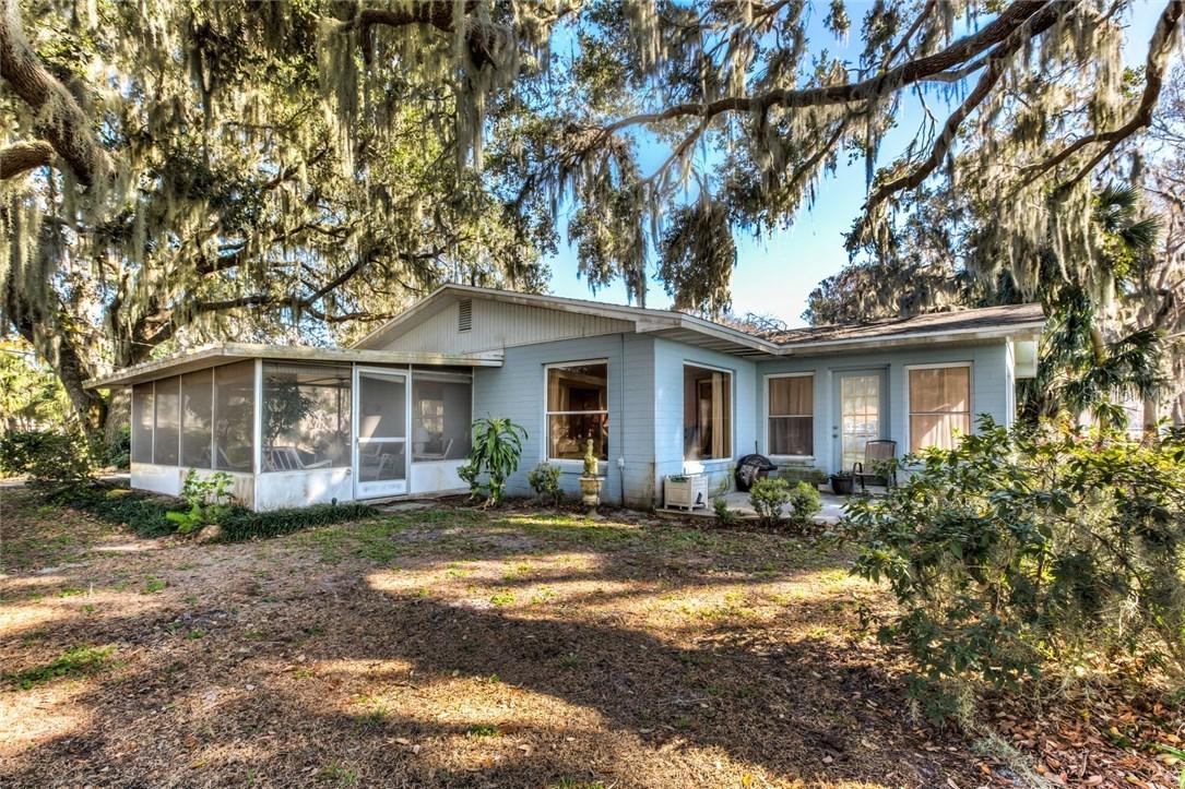 31913 Tracy Ln., Tavares, FL 32778