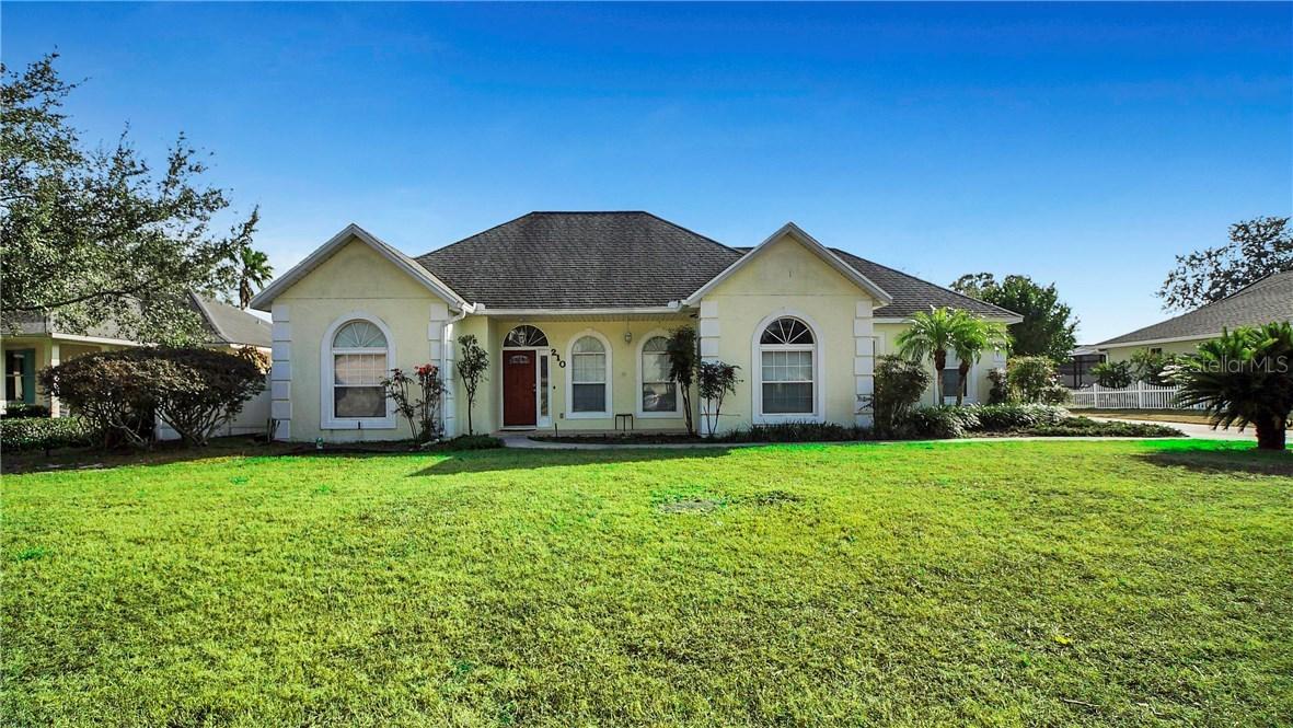 210 Shorewood Dr., Tavares, FL 32778
