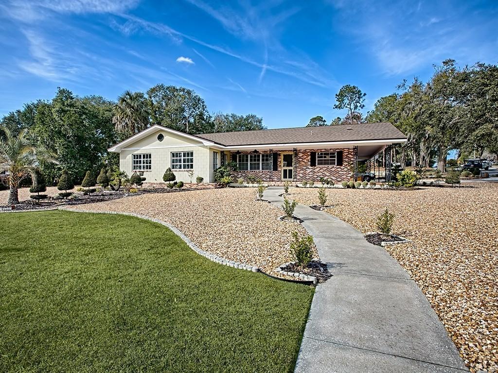 1208 W Lakeshore Dr., Clermont, FL 34711