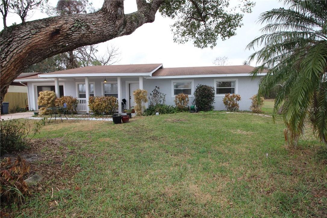 27829 Lois Dr., Tavares, FL 32778