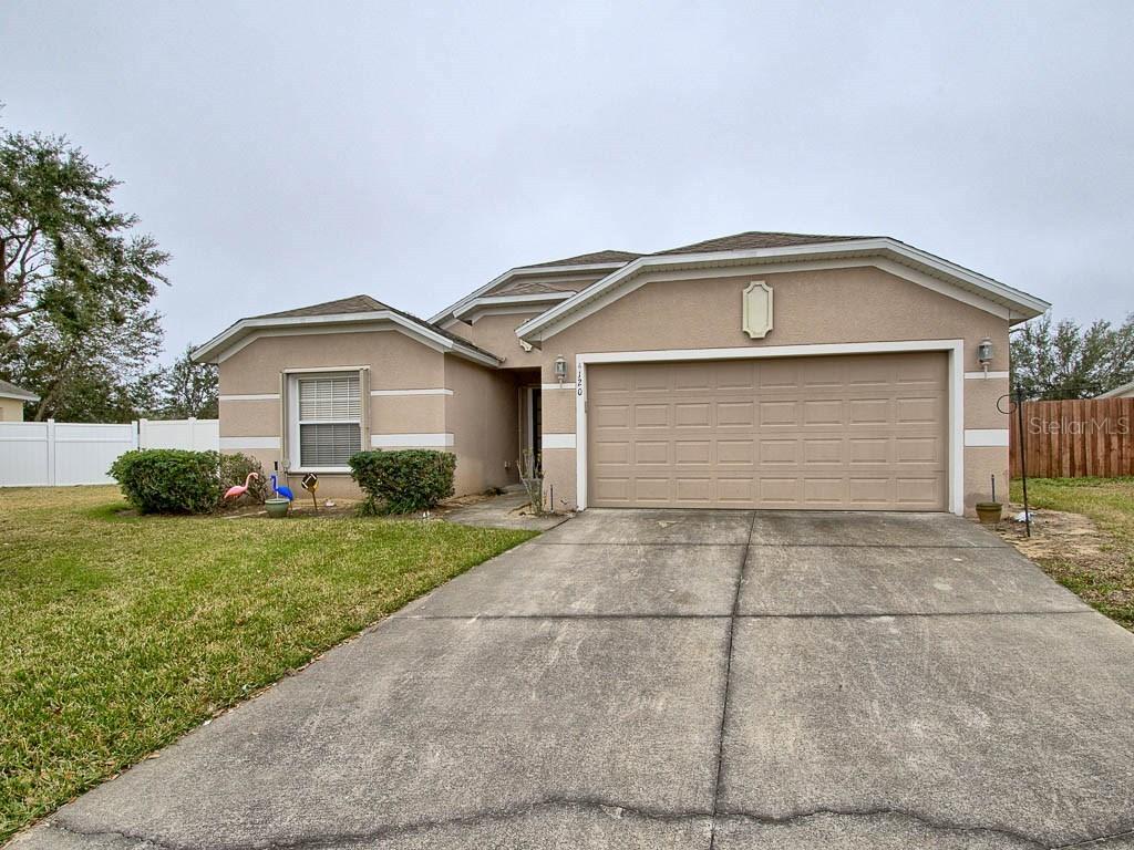 4120 Waltham Forest Dr., Tavares, FL 32778