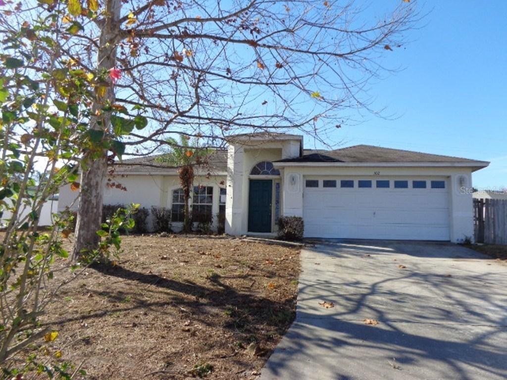 302 Country Lakes Cir., Groveland, FL 34736