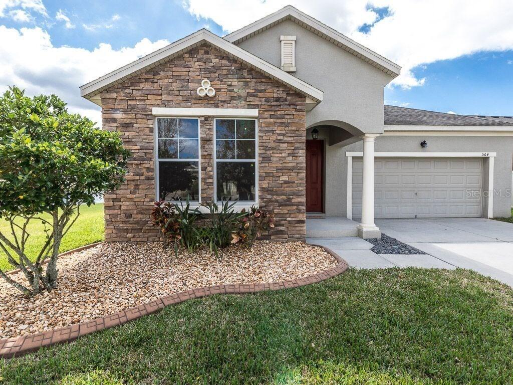 564 Blue Cypress Dr., Groveland, FL 34736