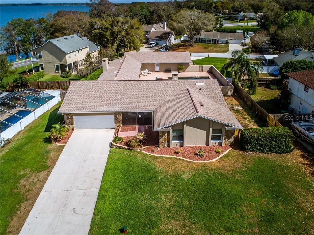 16 Hermosa Dr., Eustis, FL 32726