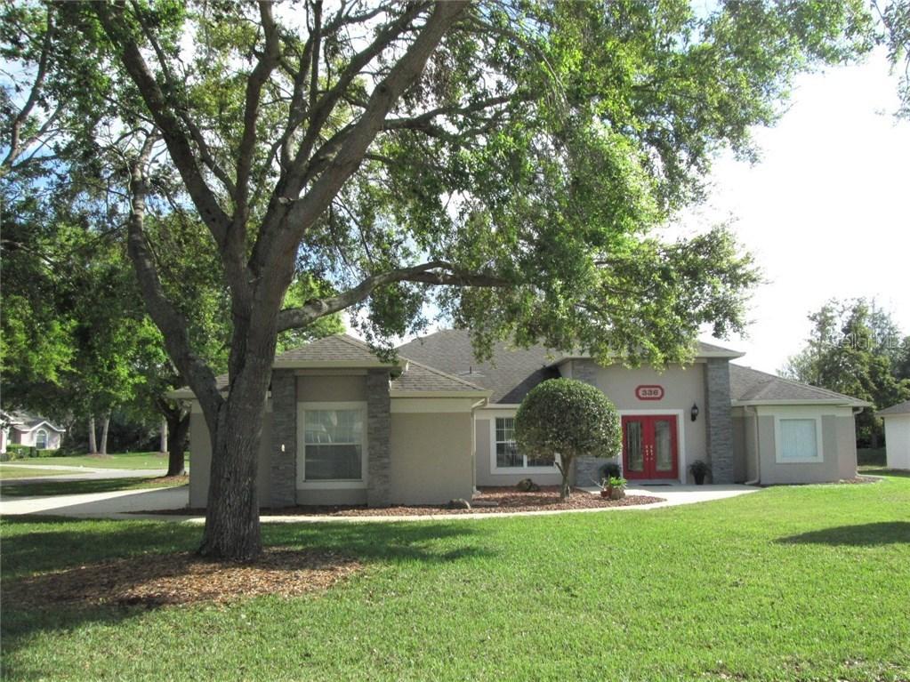 336 Lakecrest Dr., Tavares, FL 32778