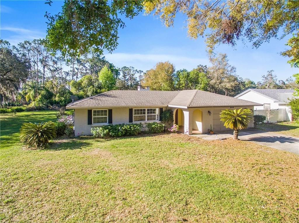 319 Laura Ln., Mount Dora, FL 32757