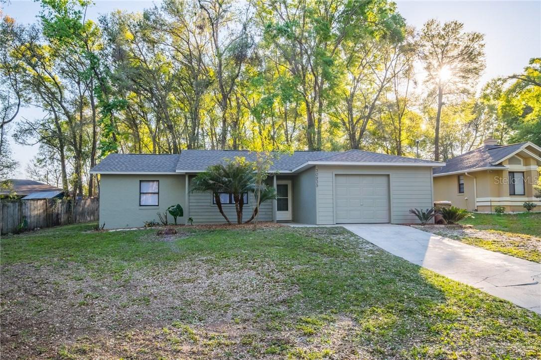 30935 Lochmore Cir., Mount Plymouth, FL 32776