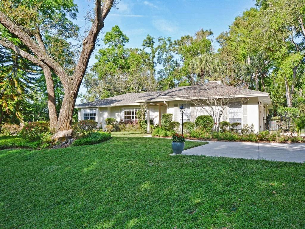 2203 Dogwood Cir., Mount Dora, FL 32757
