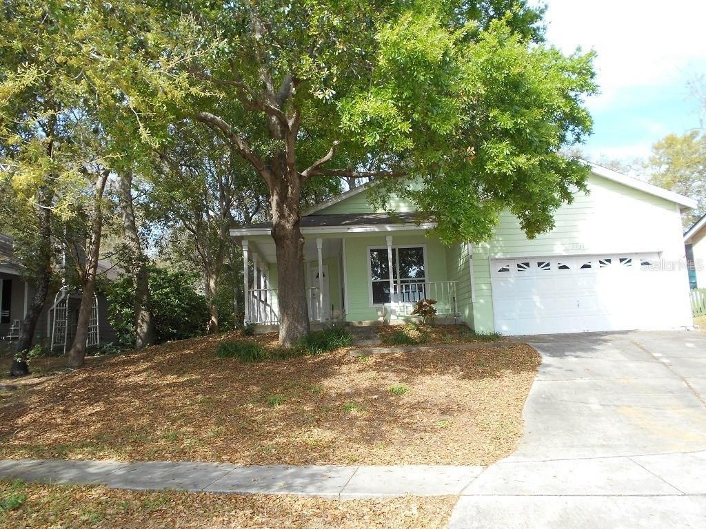 1131 Lake Elsie Dr., Tavares, FL 32778