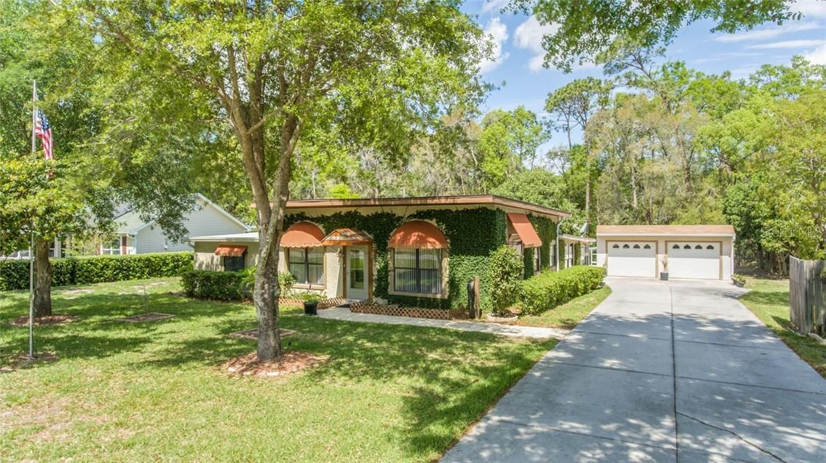 26325 Troon Ave., Mount Plymouth, FL 32776