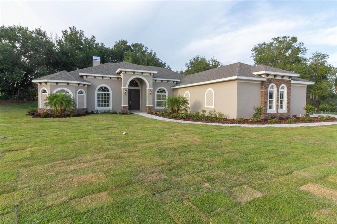 323 Two Lakes Ln., Eustis, FL 32726