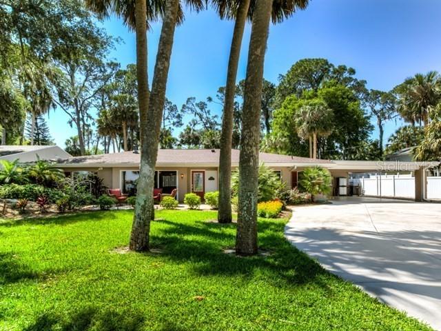 3015 Lakeshore Dr., Mount Dora, FL 32757