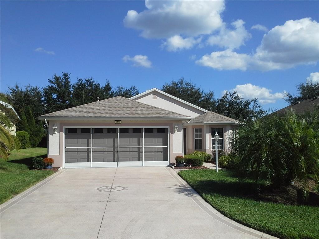 5739 Bounty Cir., Tavares, FL 32778