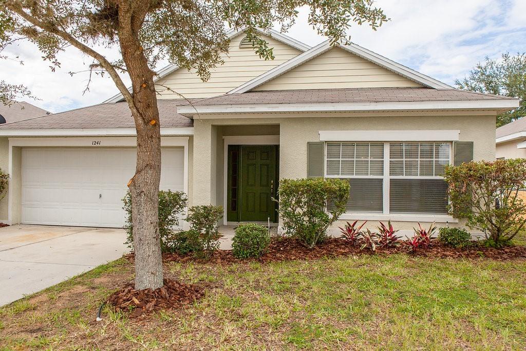 1241 Kellogg Dr., Tavares, FL 32778