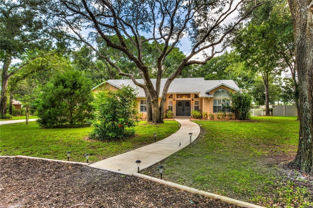 8127 Earlwood Ave., Mount Dora, FL 32757