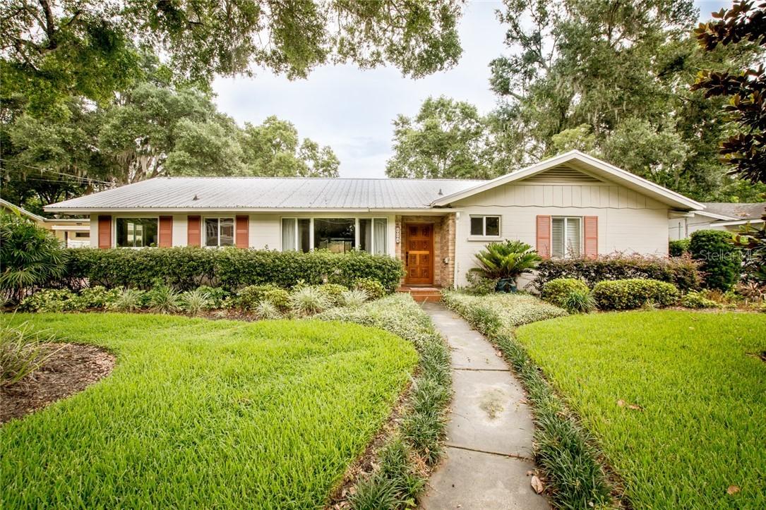 604 N Grandview St., Mount Dora, FL 32757
