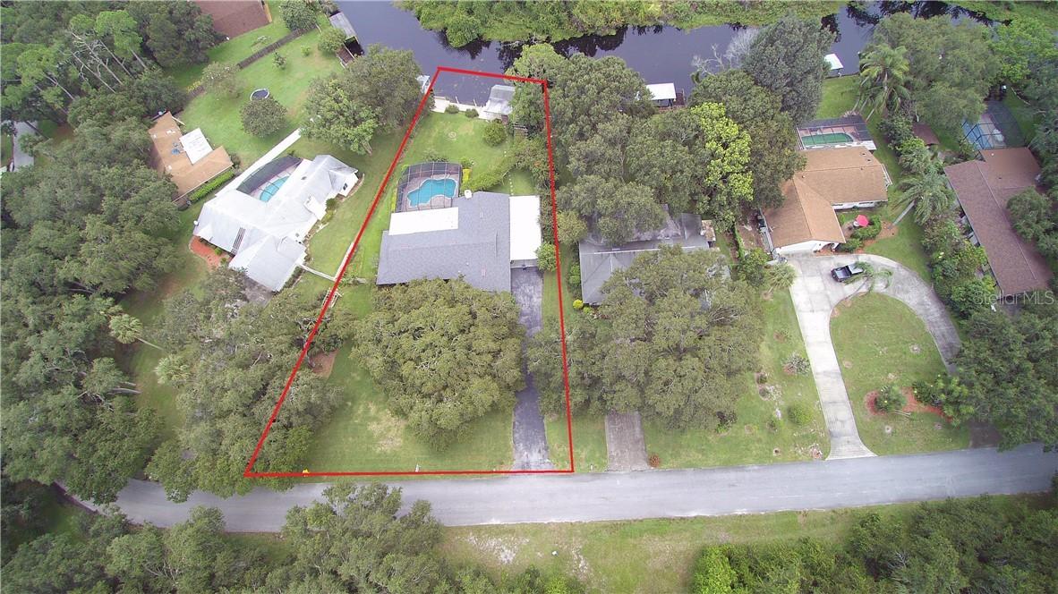 28530 Tammi Dr., Tavares, FL 32778