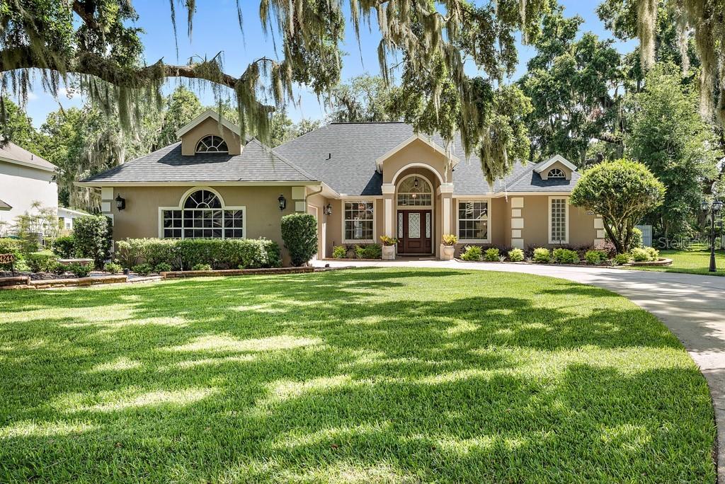34244 Parkview Ave., Eustis, FL 32736