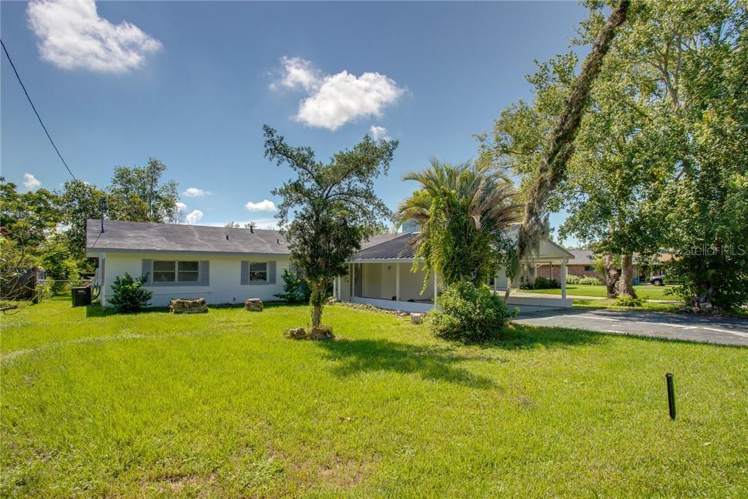 27836 Lois Dr., Tavares, FL 32778