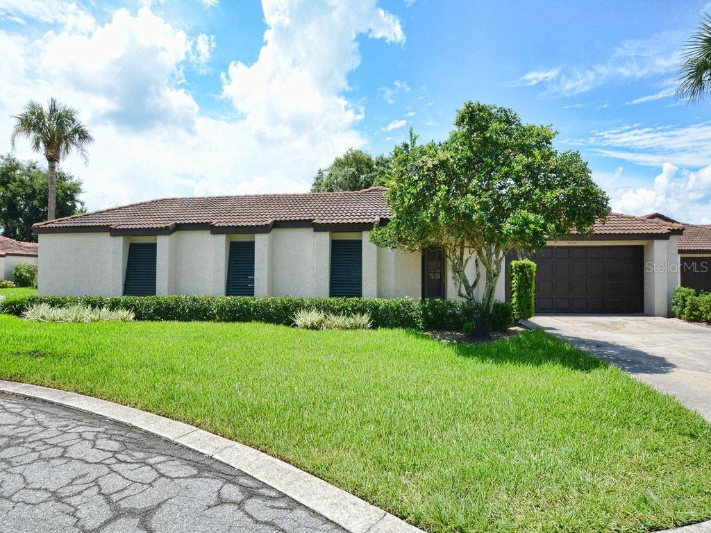 1940 Maple Cir. #40B, Tavares, FL 32778