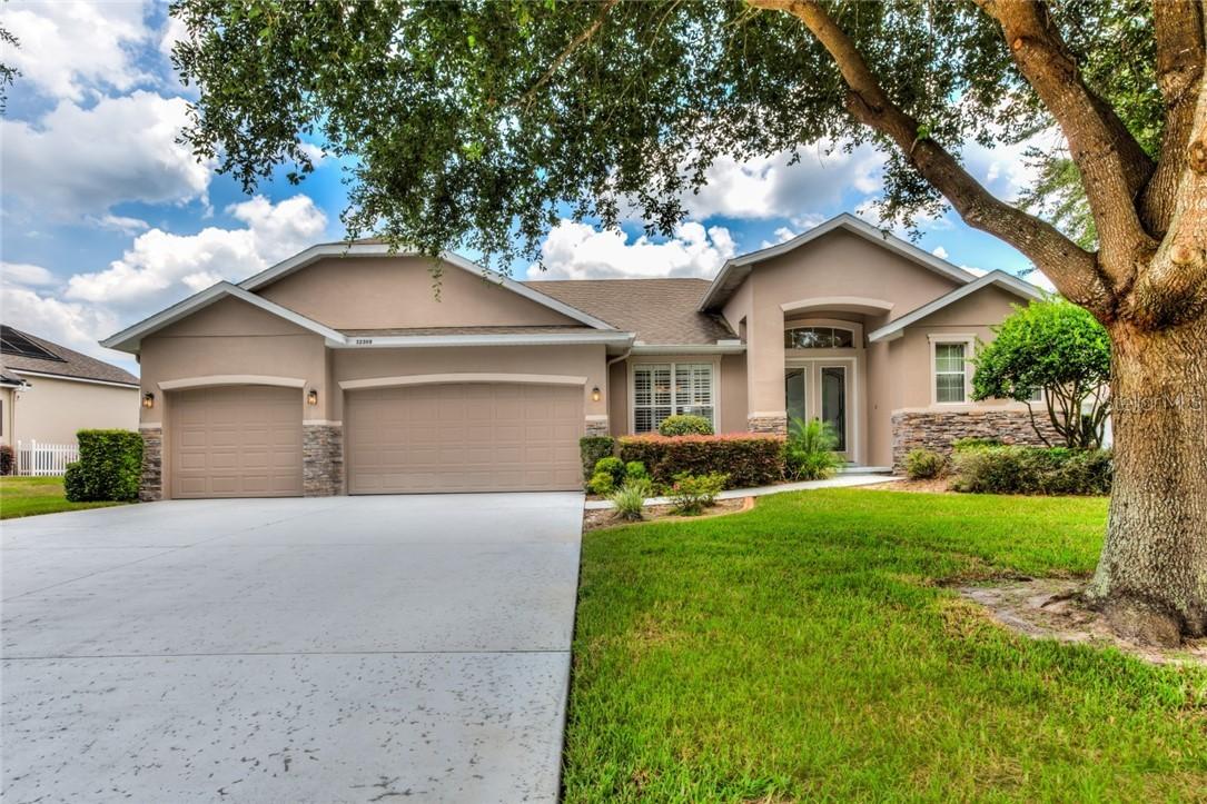 32308 Oak Canopy Dr., Sorrento, FL 32776