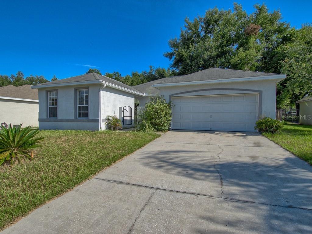 319 Bluff Pass Dr., Eustis, FL 32726