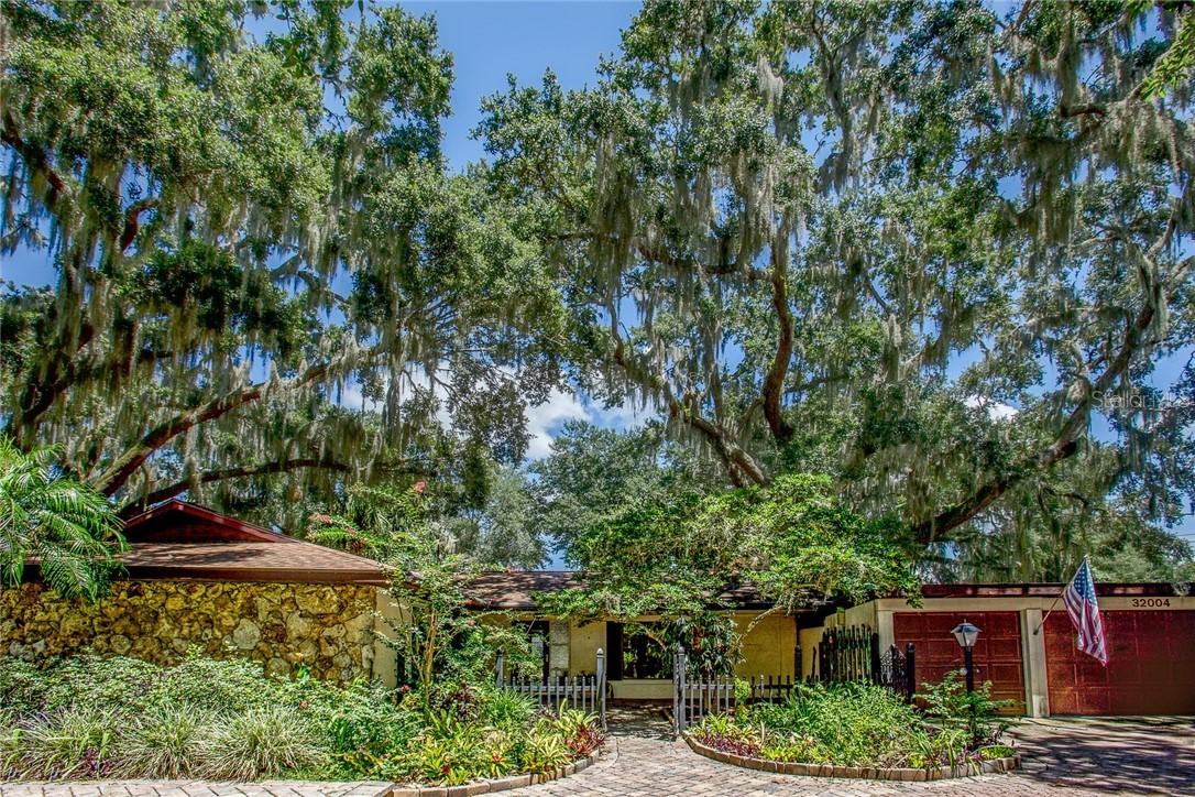 32004 Harris Rd., Tavares, FL 32778