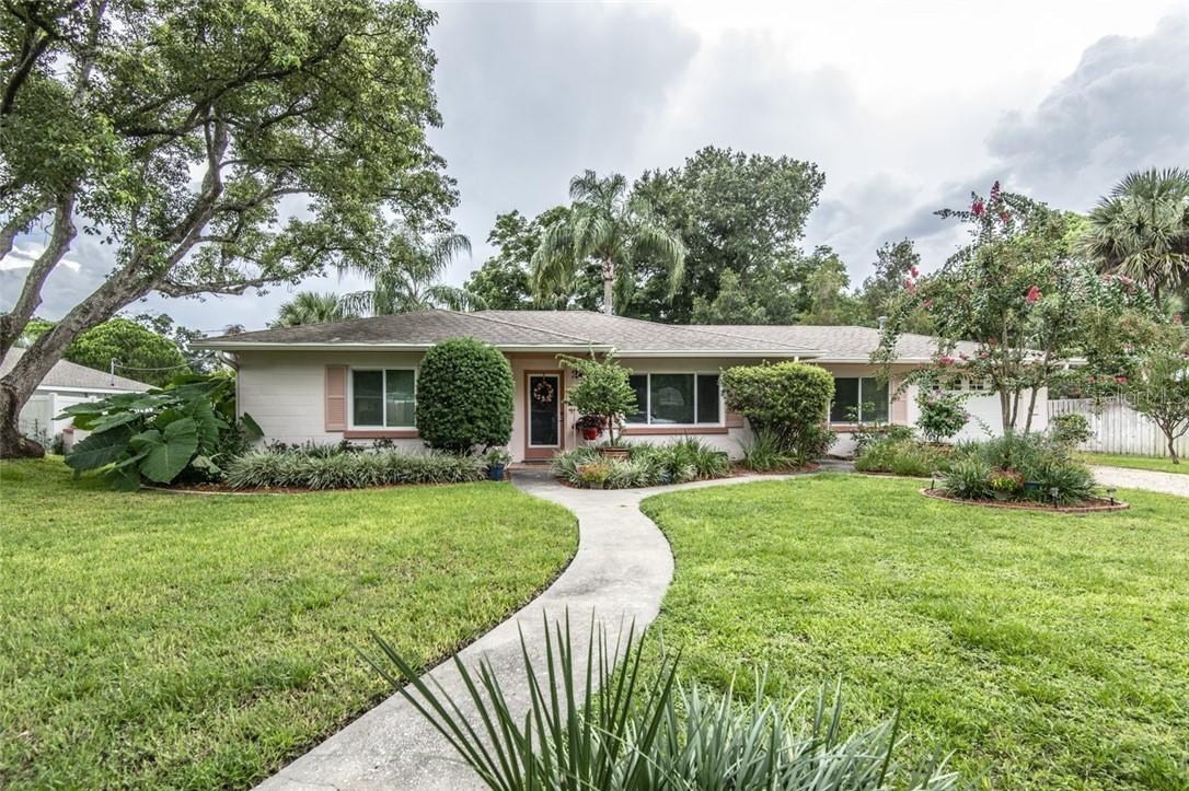 2466 Palmetto Rd., Mount Dora, FL 32757