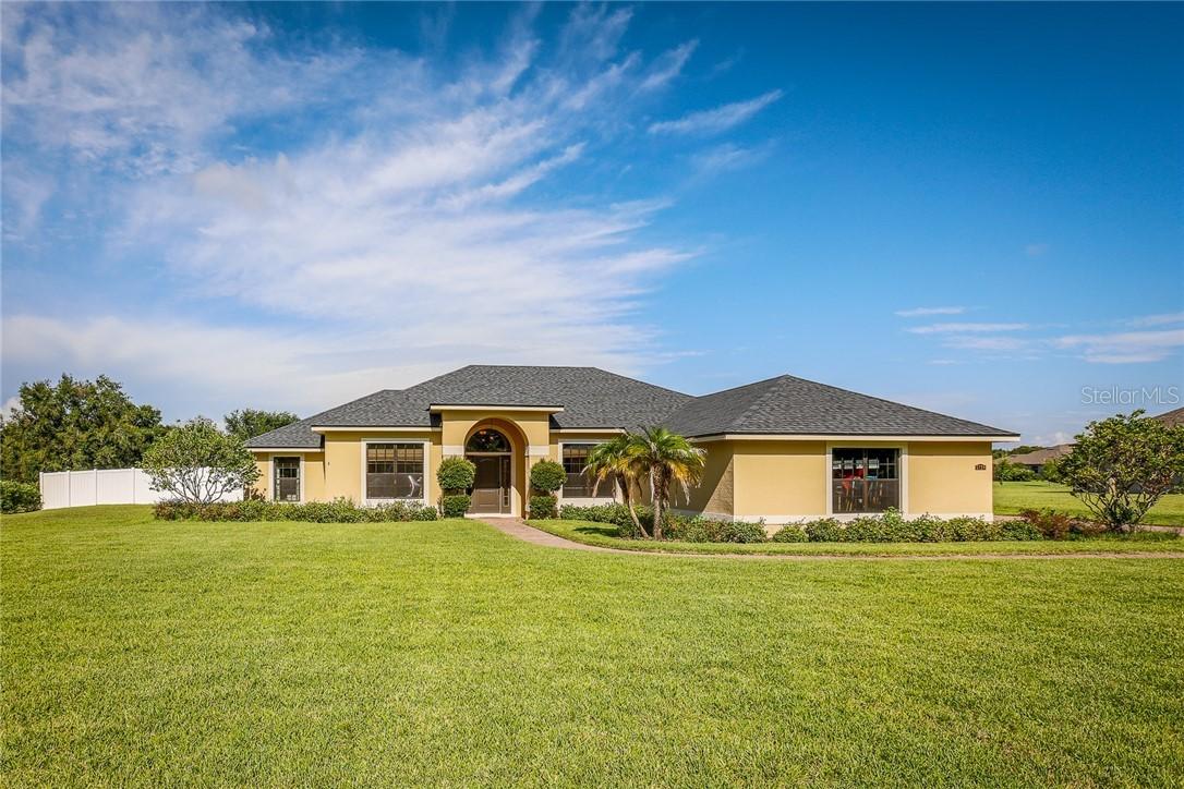 5728 Lake St., Mount Dora, FL 32757