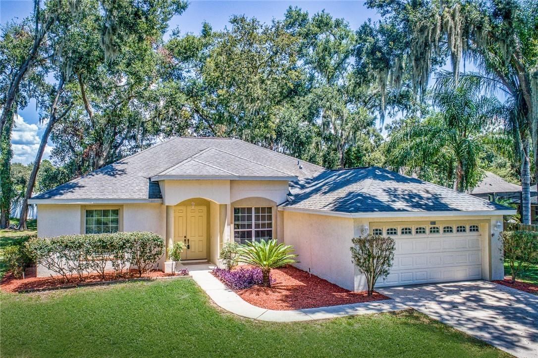 2001 Fish Camp Rd., Eustis, FL 32726