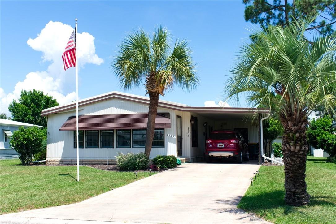 1685 Nassau Cir., Tavares, FL 32778