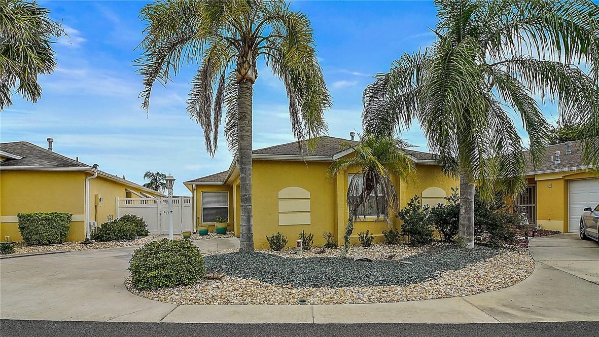 869 Radclife Berea Pl., The Villages, FL 32162