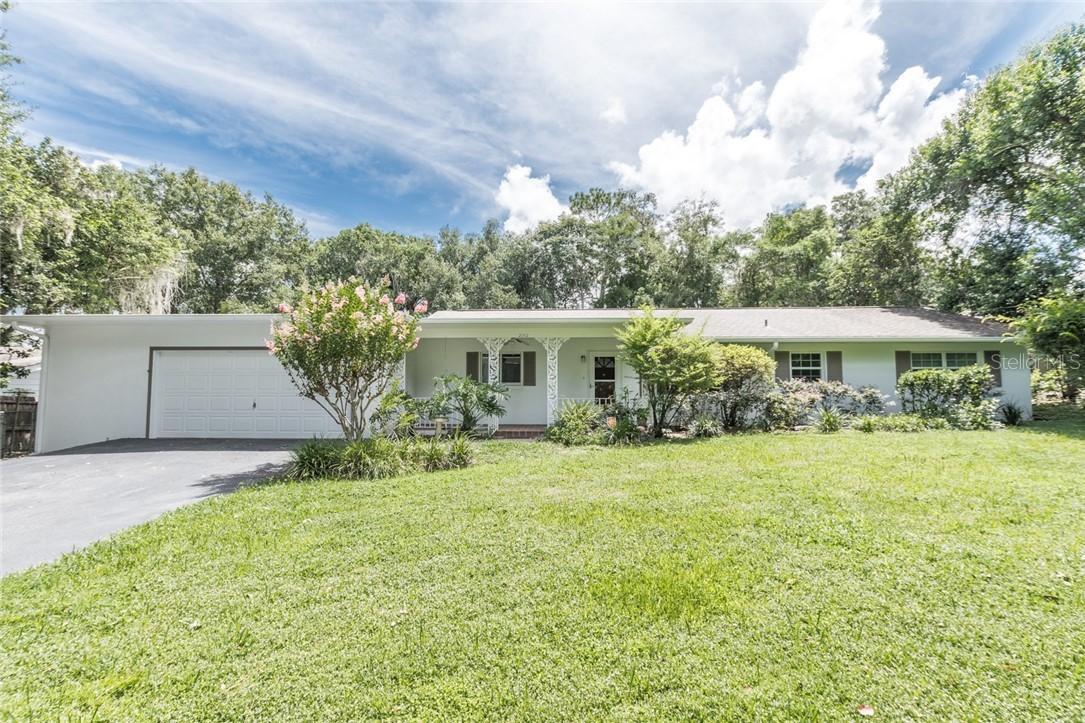2112 Normandy Dr., Mount Dora, FL 32757