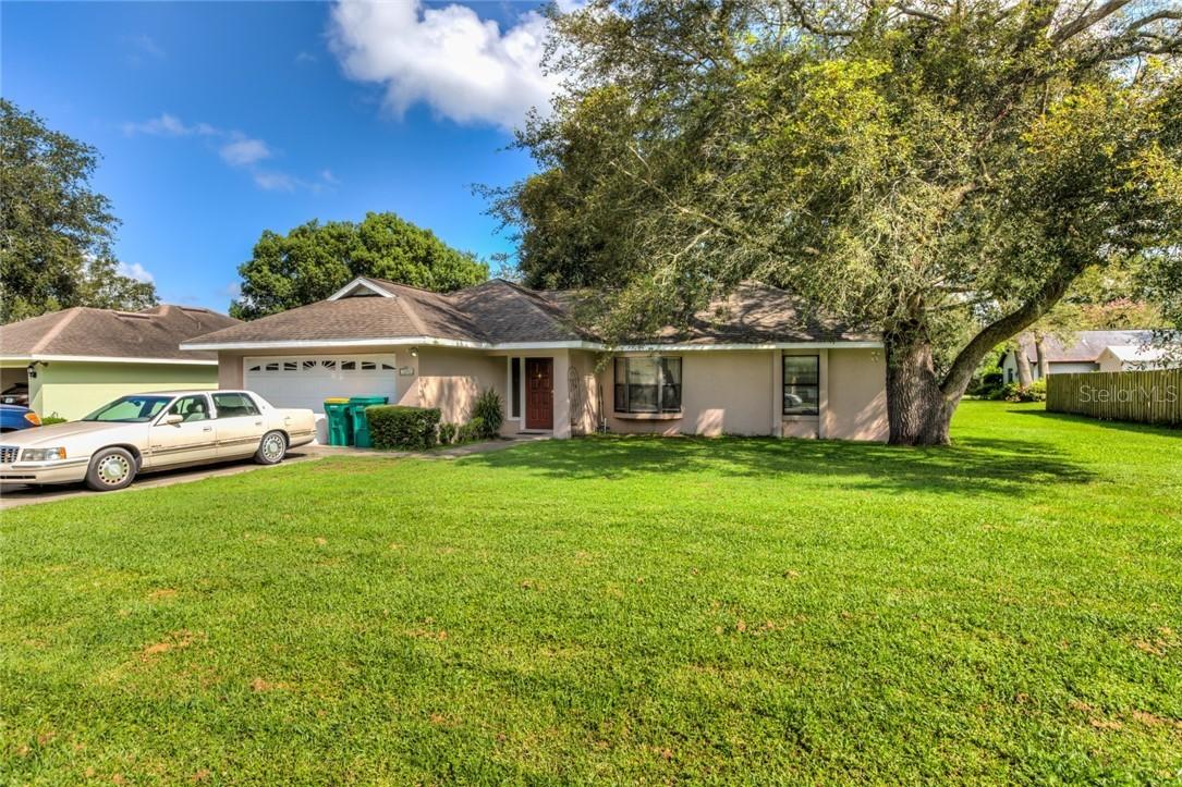 1005 Woodward Oaks Cir., Eustis, FL 32726