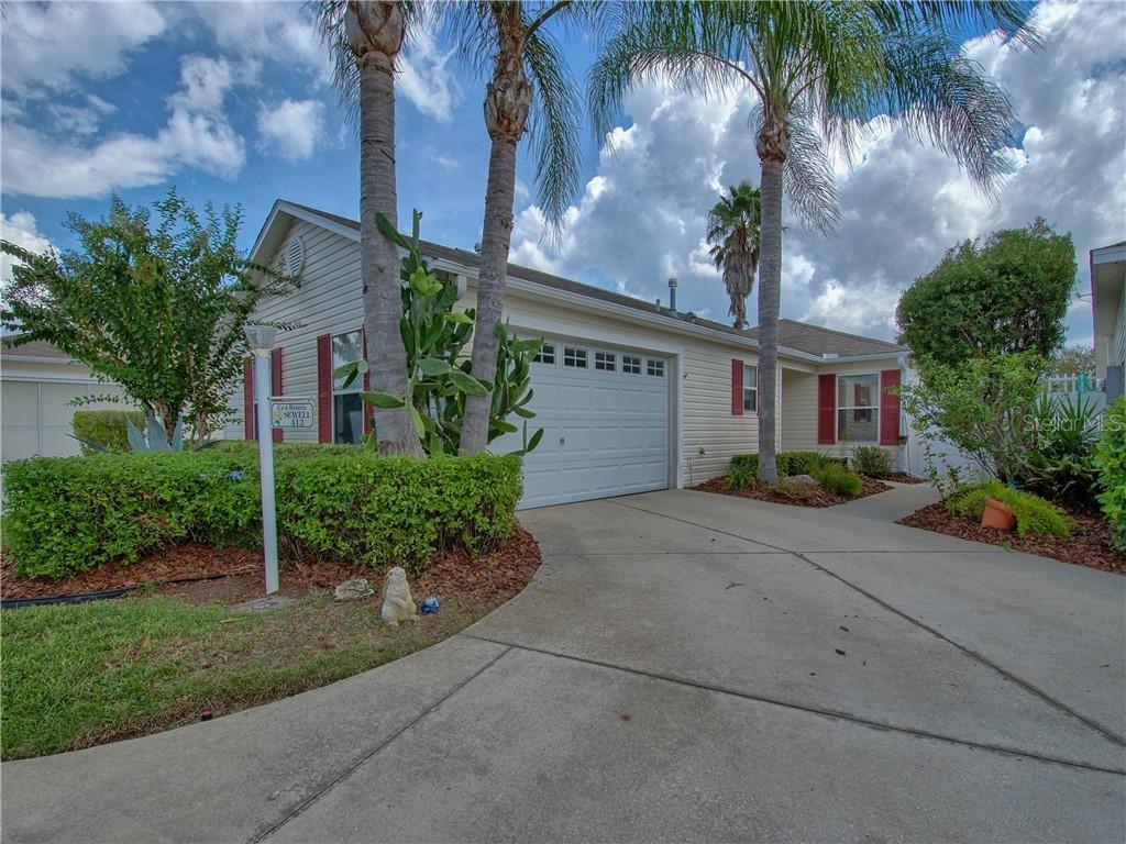 413 Valverda Dr., The Villages, FL 32162